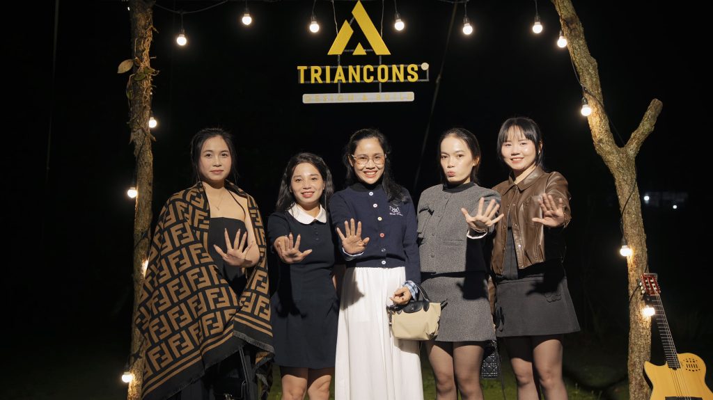 TRIANCONS54